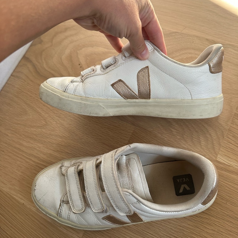 Veja White Sneakers - Picture 7 of 8